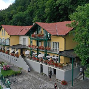 Gasthof-Pension Luger Otel Wesenufer Exterior photo