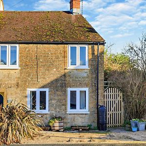 1 Bed In Crewkerne 94097 Villa Mosterton Exterior photo