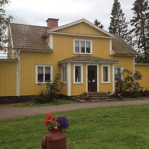 Marielund Gard Bed & Breakfast Skara Exterior photo