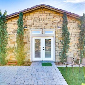Pet-Friendly Glendale Abode With Patio, Near Hiking! Daire Phoenix Exterior photo