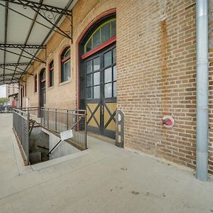 Pet-Friendly Texarkana Studio In The Historic 1894 Daire Exterior photo