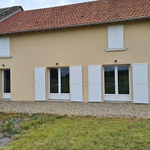 Maison Calme Avec Jardin Et Terrasse, Proche Chateauroux, 3 Chambres, 3 Salles De Bain, Parking Inclus - Fr-1-591-359 Montierchaume Exterior photo