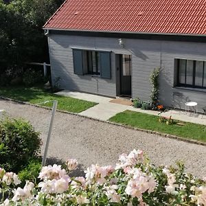 La Petite Maison Konuk evi Villeconin Exterior photo