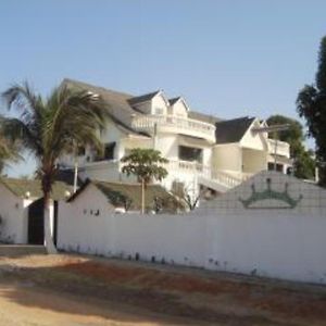 #2 Princess Self Catering Apartments,230Mt To Senegambia Business Strip Serrekunda Exterior photo