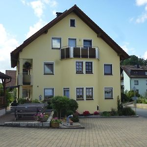 Gaestezimmer Klein Daire Heiligenstadt in Oberfranken Exterior photo