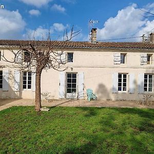 Ex Domaine Chandelier Chambre 4 Otel Anglade Exterior photo