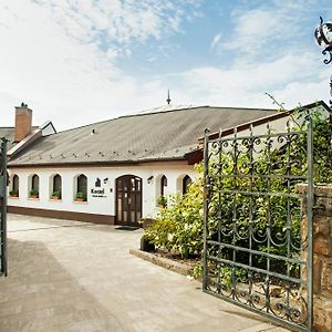 Kostel Panzio Otel Kesztolc Exterior photo