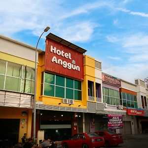 Anggun Hotel Seri Iskandar Exterior photo