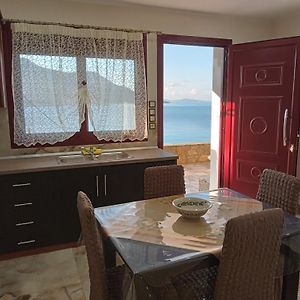 Bazakos' Luxury Sea Front Apartment Fornoz Exterior photo
