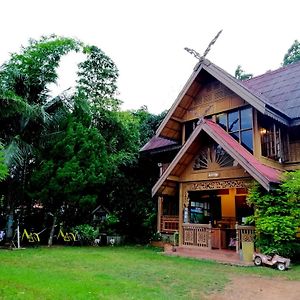 Crossroads House Otel Mae Hong Son Exterior photo