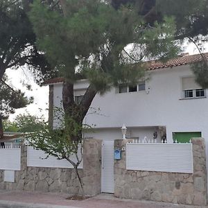 Casa Pinares Otel Mostoles Exterior photo