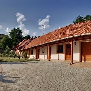 Nyitott Kapu Vendeghaz Otel Felsőtárkány Exterior photo