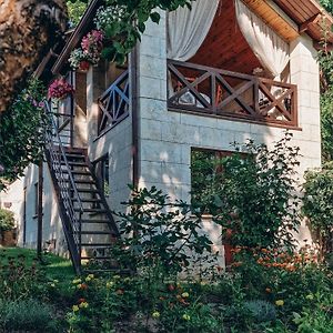 White Valley Entire Guest House Next To Forest Kişinev Exterior photo