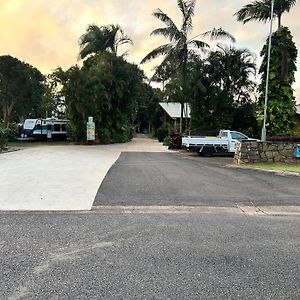 Atherton Holiday Park Otel Exterior photo