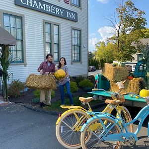 Chambery Inn Lee Exterior photo