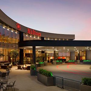 Hilton Washington Dulles Airport Otel Herndon Exterior photo