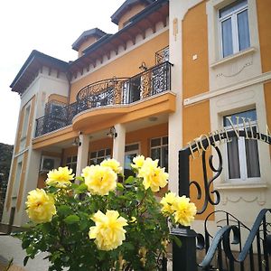 Villa Paris Hisarya Exterior photo