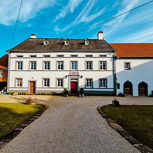 B&B Gutshaus De La Fontaine Feilsdorf Exterior photo