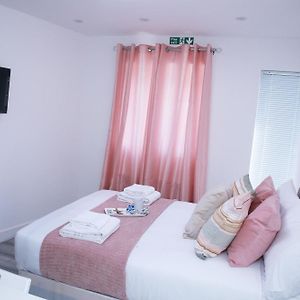 Harrow Luxury Flat With Free Parking. Daire Londra Room photo