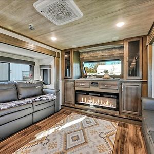 Cozy 2-Guest Rv On Nature Farm Daire Pine Grove  Exterior photo