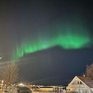 Leilighet Med Midnattssol Ved Porten Til Senja Finnsnes Exterior photo