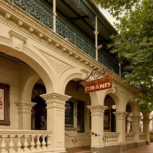 Yarra Valley Grand Otel Yarra Glen Exterior photo