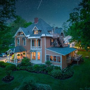 Brook Farm Inn Lenox Exterior photo