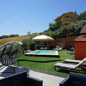 La Terrazza Motta Bed & Breakfast Atri Exterior photo