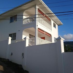 Jbillaselfcatering Daire Beau Vallon  Exterior photo