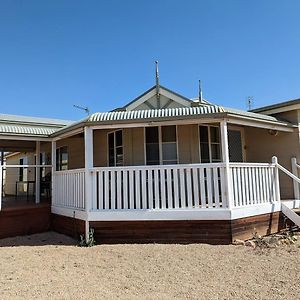 Moonta Bay Absolute Retreat Villa Port Moonta Exterior photo