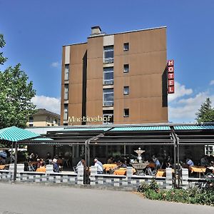 Martinshof Otel Zuchwil Exterior photo