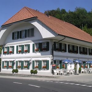 Gasthof Loewen Otel Melchnau Exterior photo