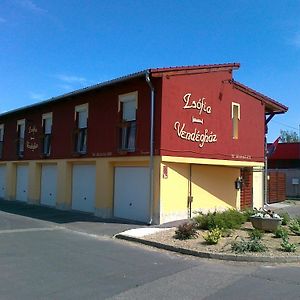 Zsofia Panzio Papa Otel Exterior photo