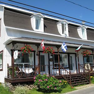 Gite Aux Traditions Bed & Breakfast Saint-Jean-des Piles Exterior photo