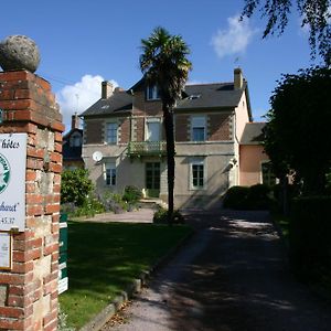 Studio Du Chalet De Caharet Otel Pipriac Exterior photo