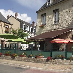 Le Sauvage Otel Château-Renard Exterior photo