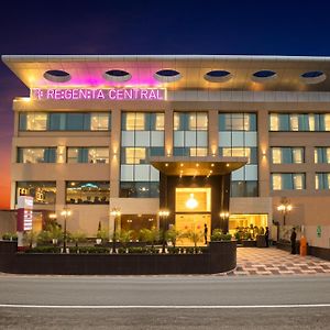 Regenta Central Cassia Zirakpur Chandigarh Otel Exterior photo