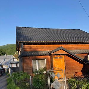 Садиба Криниченька Otel Yaremche Exterior photo