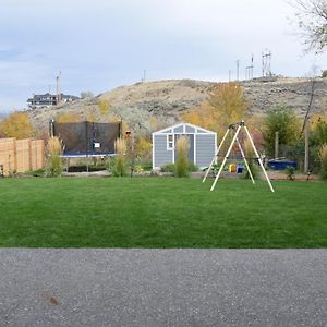 Your Cozy Retreat, 2Br Suite Kamloops Exterior photo