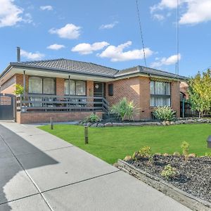 Newly Renovated House Near Melbourne Airport Villa Exterior photo