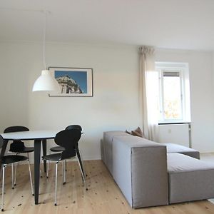 Great 2-Bed Wbalcony In Charlottenlund Exterior photo