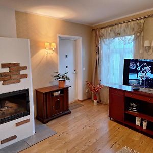 Idyllic Apartment In Supilinn With A Balcony, Private Parking And Contact-Free Entrance Tartu Exterior photo