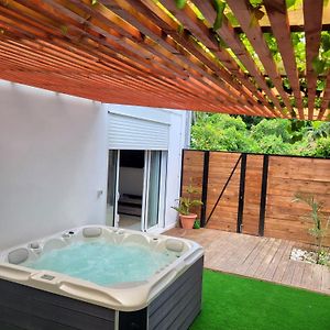 Jungle Room 3000 X Jacuzzi Prive - 2 Personnes Pamandzi Exterior photo