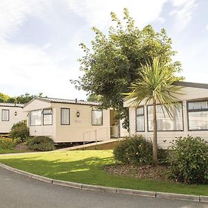 Fishguard Holiday Park Otel Exterior photo