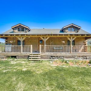 Bellevue Log Cabin With Gas Grill And Creek Access Daire Exterior photo