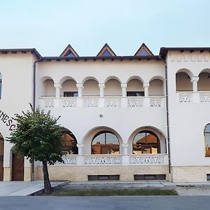 Hanul Brancovenesc Otel Sambata de Jos Exterior photo