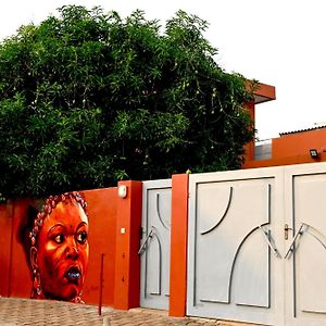 Les Amazones Rouges Maison Moderne Et Chaleureuse Otel Ouidah Exterior photo