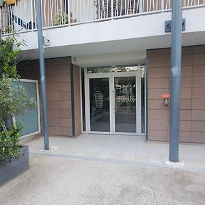 Studio 2 Steps From Paris Via Metro Or Train Station Daire Issy-les-Moulineaux Exterior photo