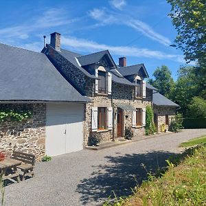 Spacious Holiday Home In Sussac With Pool Châteauneuf-la-Forêt Exterior photo