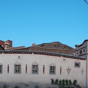 Dar Laayoune Otel Kelaat-M'Gouna Exterior photo